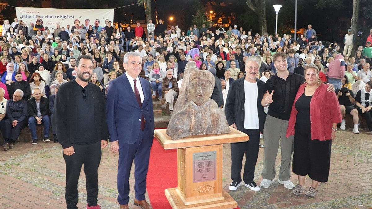 Sovyetler Birliği’nden denize atıldı, Akçakoca’da sahile vurdu: O heykel film oldu Sovyetler Birliği’nden denize atıldı, Akçakoca’da sahile vurdu: O heykel film oldu