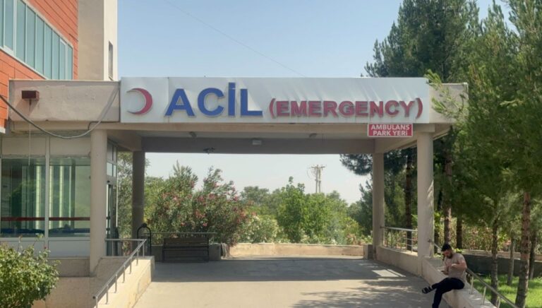 Tamir sırasında traktör ile römork arasında sıkışıp, öldü Tamir sırasında traktör ile römork arasında sıkışıp, öldü