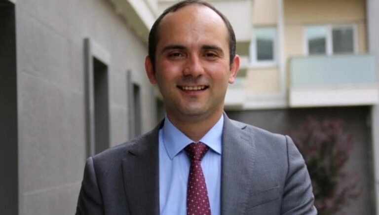 Tayfun Kahraman hastaneye sevk edildi Tayfun Kahraman hastaneye sevk edildi