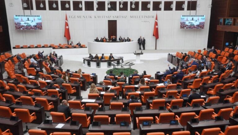TBMM’de başkanvekilleri onaylandı TBMM’de başkanvekilleri onaylandı