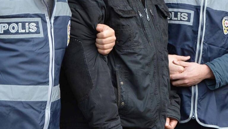 Tır ile 50 milyon TL’lik kaçakçılık girişimi Tır ile 50 milyon TL’lik kaçakçılık girişimi