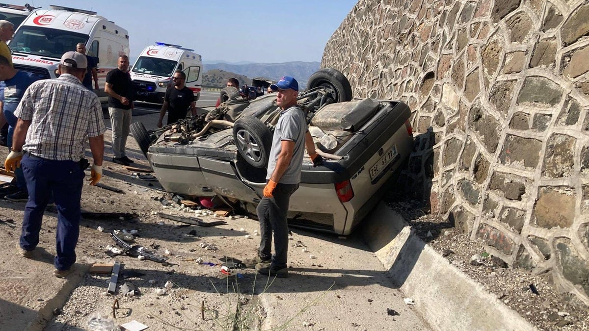 Tunceli’de iki otomobil çarpıştı: 7 kişi yaralandı Tunceli’de iki otomobil çarpıştı: 7 kişi yaralandı