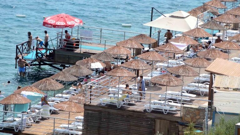 Ücretsiz girişli halk plajı, AMA PARALI, Bakanlığın ilginç uygulaması Ücretsiz girişli halk plajı, AMA PARALI, Bakanlığın ilginç uygulaması