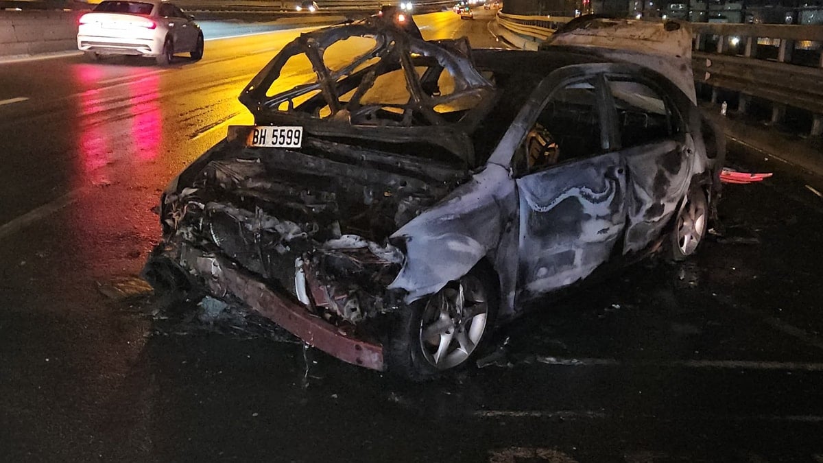Yollar yine kan gölü: Bayramın üç gününde 26 kişi yaşamını yitirdi Yollar yine kan gölü: Bayramın üç gününde 26 kişi yaşamını yitirdi