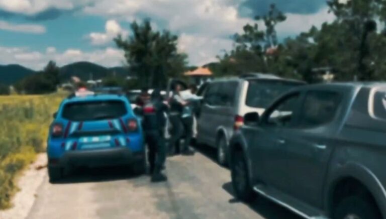 Zehir tacirlerine operasyon: 104 torbacı tutuklandı Zehir tacirlerine operasyon: 104 torbacı tutuklandı