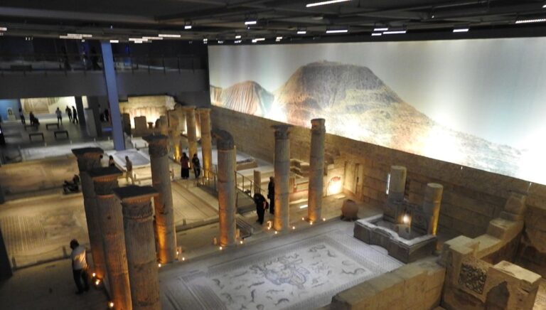 Zeugma Mozaik Müzesi’nde bayram yoğunluğu Zeugma Mozaik Müzesi’nde bayram yoğunluğu