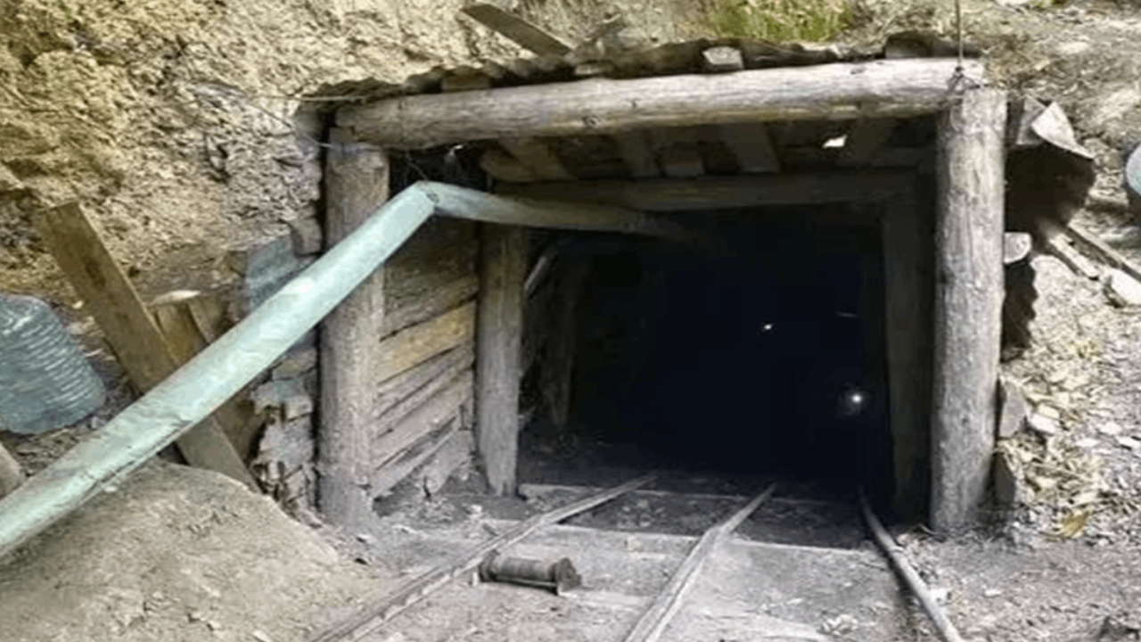 Zonguldak’taki 2 kaçak maden ocağı imha edildi Zonguldak’taki 2 kaçak maden ocağı imha edildi